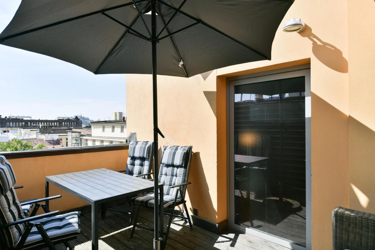 Luxury Central Penthouse With Sauna, Terrace, 250M2, 5Bdrm, 3Bthrm Prag Exterior foto