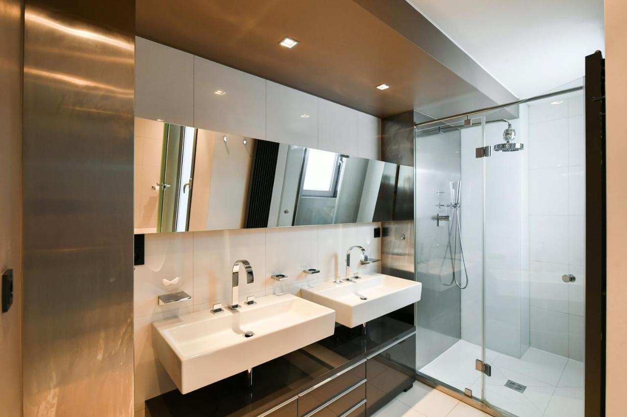 Luxury Central Penthouse With Sauna, Terrace, 250M2, 5Bdrm, 3Bthrm Prag Exterior foto