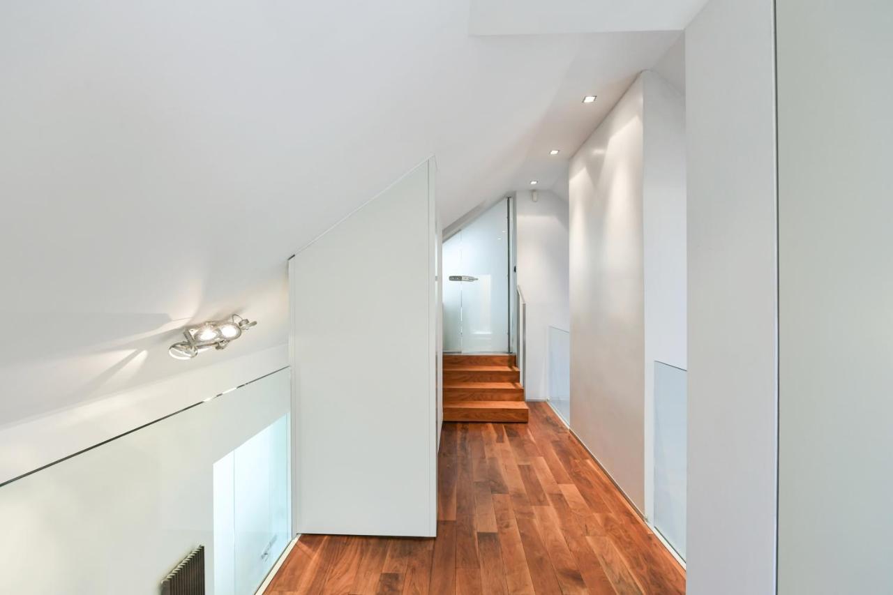Luxury Central Penthouse With Sauna, Terrace, 250M2, 5Bdrm, 3Bthrm Prag Exterior foto