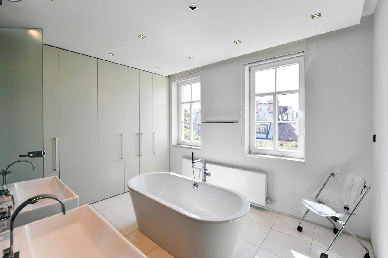 Luxury Central Penthouse With Sauna, Terrace, 250M2, 5Bdrm, 3Bthrm Prag Exterior foto
