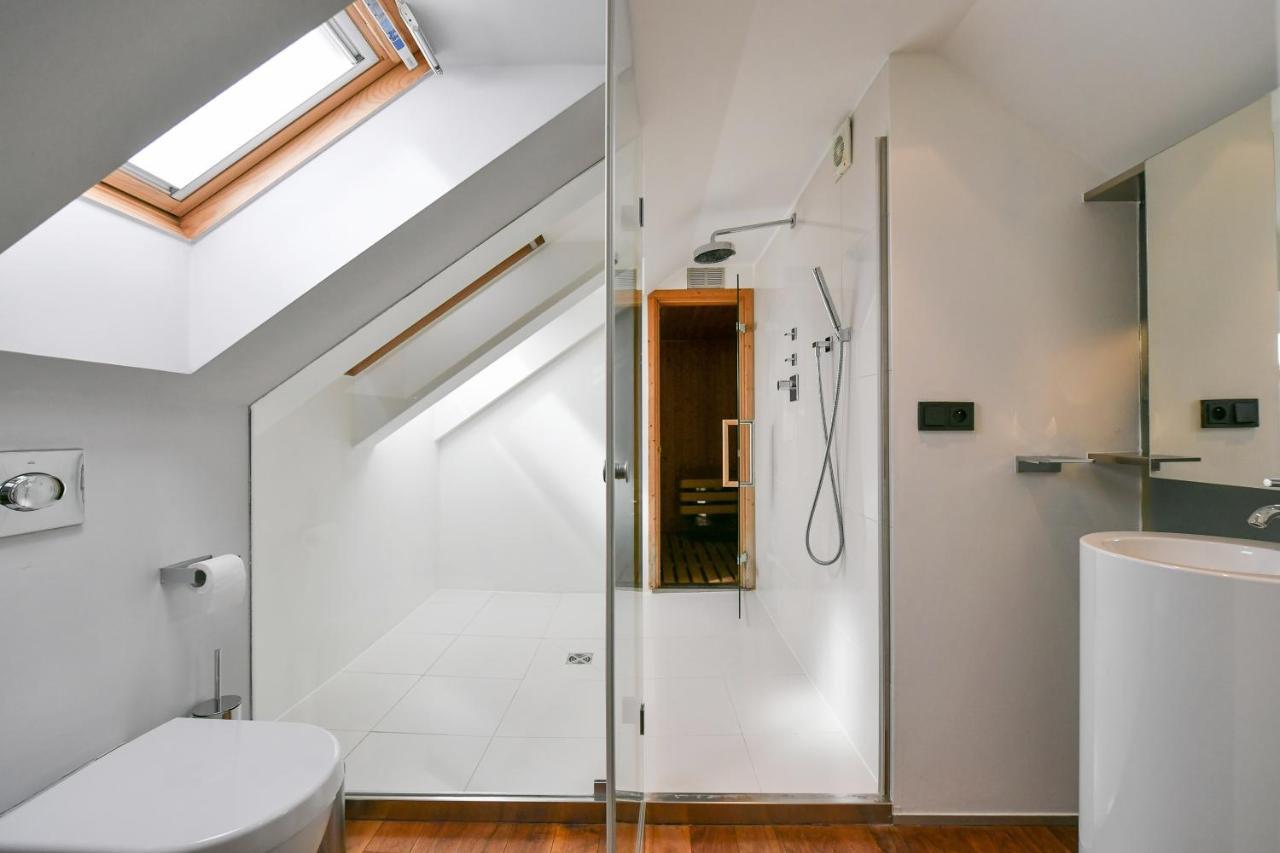 Luxury Central Penthouse With Sauna, Terrace, 250M2, 5Bdrm, 3Bthrm Prag Exterior foto